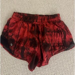 Lululemon Hotty hot shorts 2.5 inch